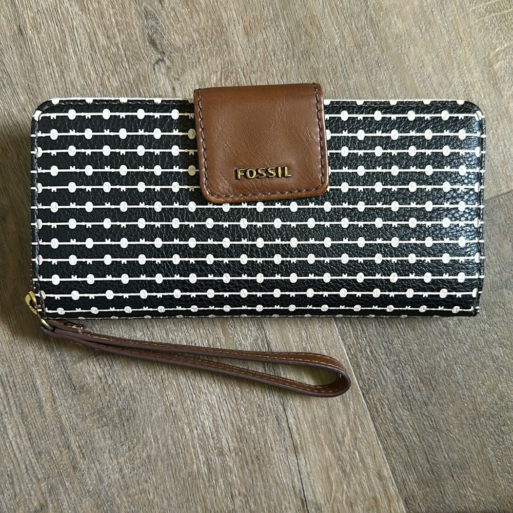 Fossil Wristlet